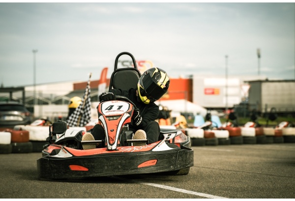 Pasivažinėjimas kartu „TopKart“ kartodrome Kaune