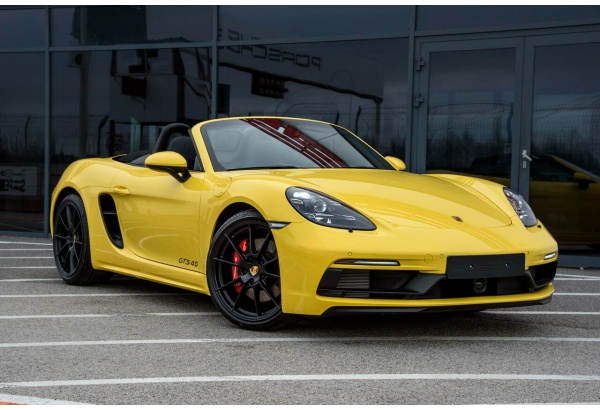 Patirkite važiavimą „3 ratais“ su „Porsche 718 Boxster GTS 4.0“ Pernu