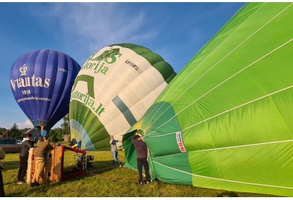 Romantika alsuojantis skrydis oro balionu dviem Birštone