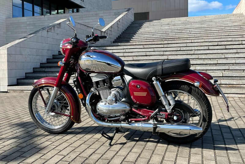 Pasivažinėjimas JAWA 300 Classic motociklu Vilniuje