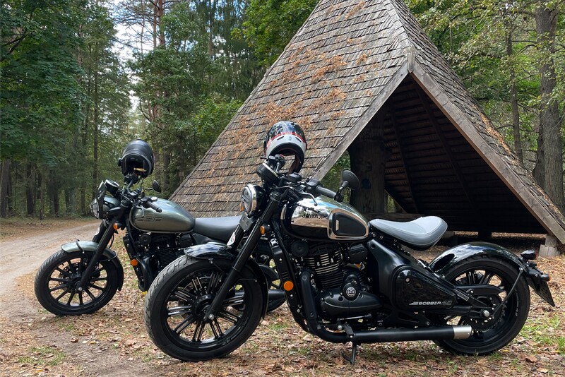 Pasivažinėjimas JAWA Bobber 42 motociklu Vilniuje