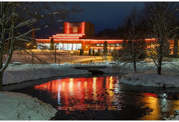 Teatro paketas Peetrimõisa viloje