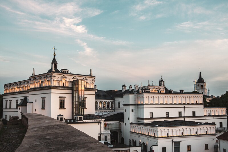 2 maršrutų ekskursija po Valdovų rūmų muziejų su gidu