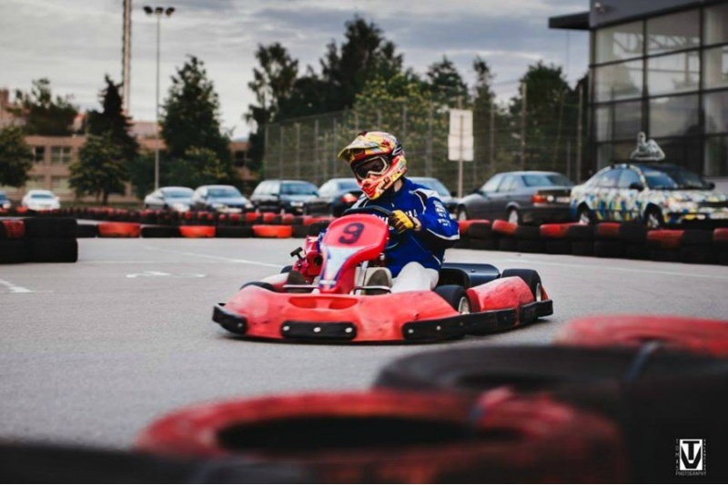 Pasivažinėjimas kartingu „TopKart“ Šiauliuose